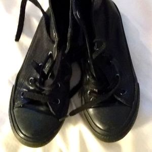 unisex converse sneakers size US 12...run big!